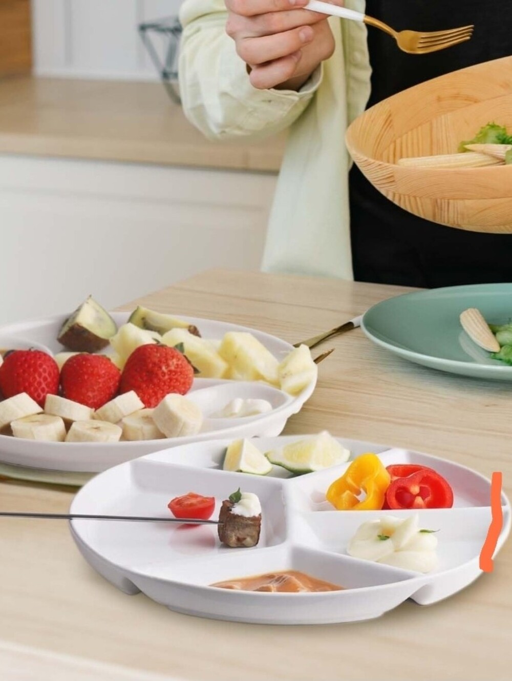 Williams Sonoma Divided Fondue Plate. Set Of 4